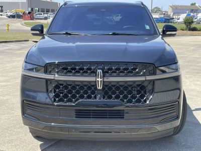 2025 Lincoln Navigator - Photo 8