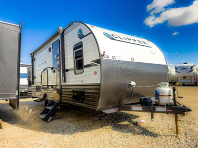 2022 Coachmen RV Clipper Ultra-Lite — interior view