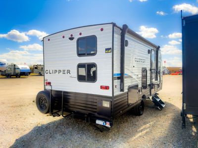 2022 Coachmen RV Clipper Ultra-Lite — photo 10 view