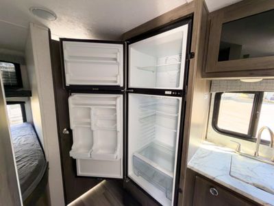 2022 Coachmen RV Clipper Ultra-Lite — photo 20 view
