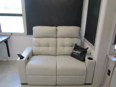 2026 Grand Design SOLITUDE - Photo 13