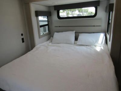 2026 Grand Design SOLITUDE - Photo 19