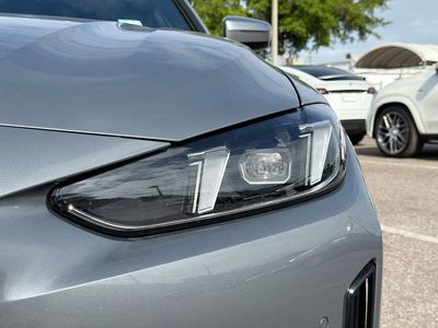2026 BMW i4 - Photo 9