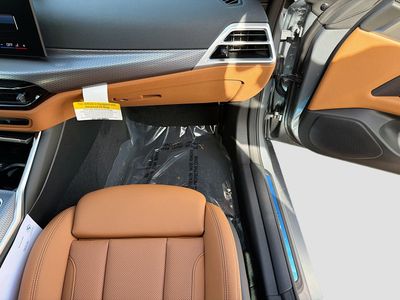 2026 BMW i4 - Photo 17