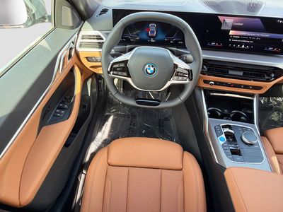 2026 BMW i4 - Photo 16