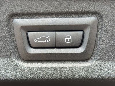 2026 BMW i4 - Photo 12