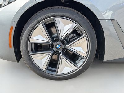 2026 BMW i4 - Photo 41
