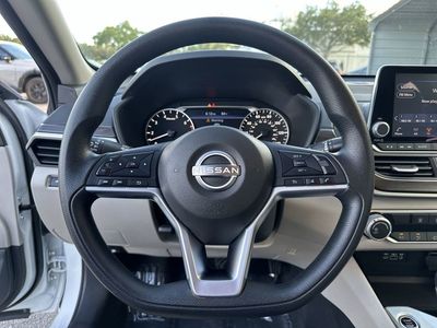 2024 Nissan Altima — photo 11 view
