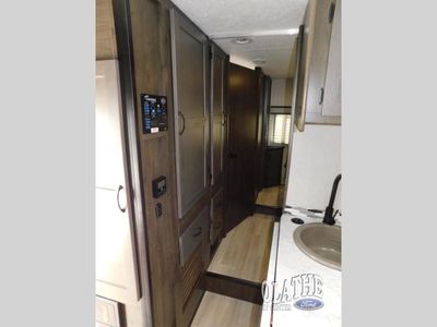 2024 Coachmen RV Leprechaun - Photo 18