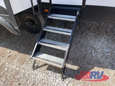 2026 Coachmen RV Chaparral - Photo 8