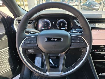 2026 Jeep Grand Cherokee — photo 17 view