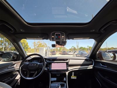 2026 Jeep Grand Cherokee — photo 10 view