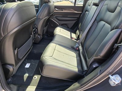 2026 Jeep Grand Cherokee — photo 8 view