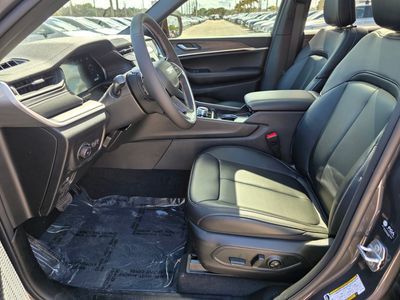 2026 Jeep Grand Cherokee — photo 13 view