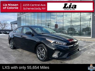 2023 Kia Forte LXS - Photo 2