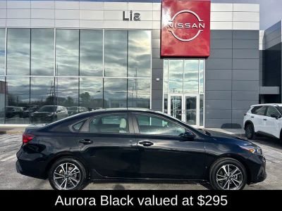 2023 Kia Forte LXS - Photo 4