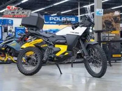 2025 Can-Am® Origin White — front three-quarter view