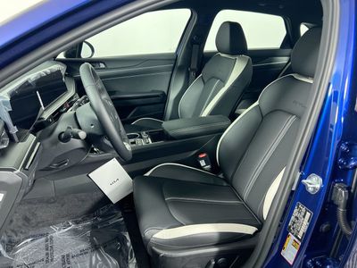 2026 Kia K5 — photo 14 view