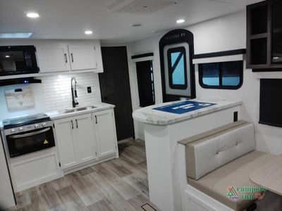 2026 Venture RV Stratus — photo 24 view