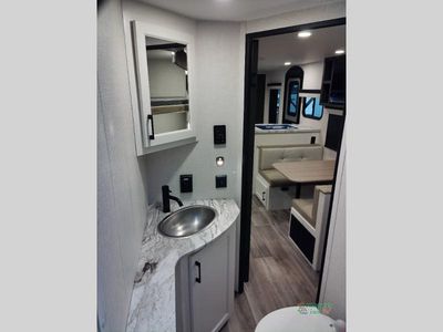 2026 Venture RV Stratus — photo 37 view