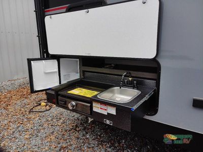 2026 Venture RV Stratus — photo 17 view