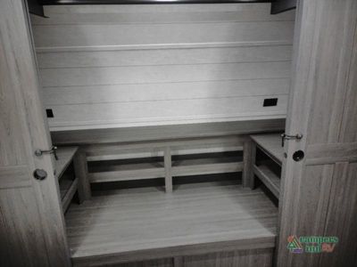 2026 Venture RV Stratus — photo 44 view
