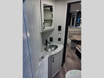 2026 Venture RV Stratus — photo 36 view