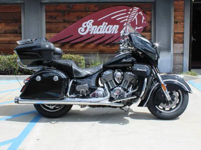 2020 Indian Motorcycle® Roadmaster® Thunder Black — front three-quarter view
