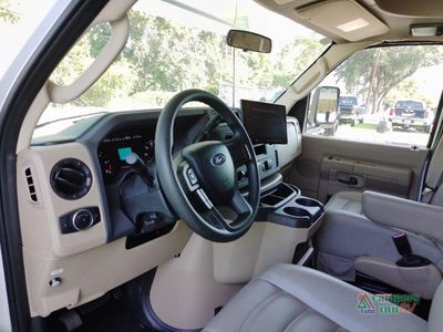 2025 Entegra Coach Odyssey — photo 32 view