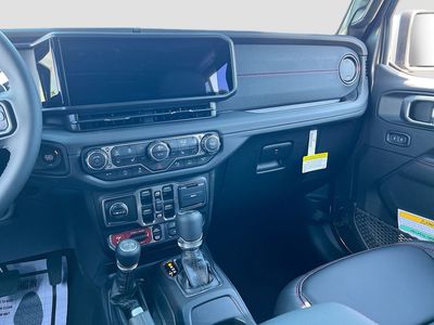 2026 Jeep Wrangler - Photo 20