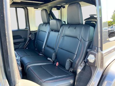 2026 Jeep Wrangler - Photo 21