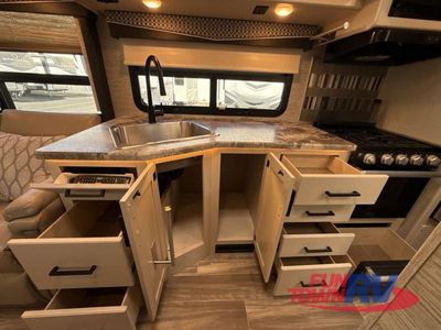 2022 Thor Motor Coach ACE — photo 48 view