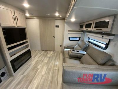 2023 Forest River RV Rockwood Ultra Lite — photo 17 view