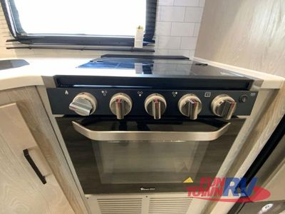 2023 Forest River RV Rockwood Ultra Lite — photo 14 view