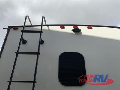 2023 Forest River RV Rockwood Ultra Lite — photo 35 view