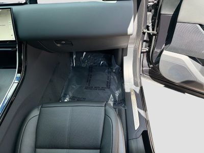 2026 Land Rover Range Rover Velar — photo 18 view