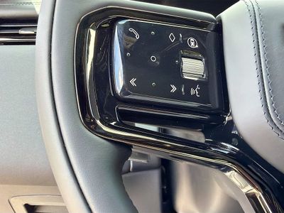 2026 Land Rover Range Rover Velar — photo 38 view