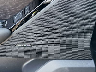 2026 Land Rover Range Rover Velar — photo 24 view