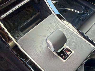 2026 Land Rover Range Rover Velar — photo 29 view