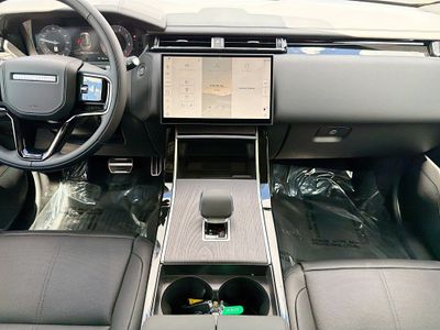2026 Land Rover Range Rover Velar — photo 19 view