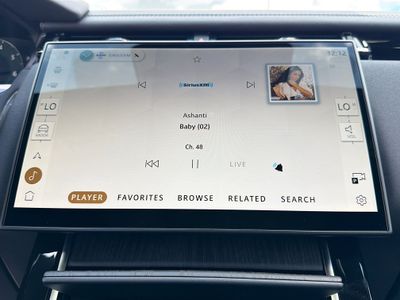 2026 Land Rover Range Rover Velar — photo 32 view
