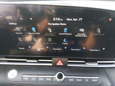 2024 Hyundai Elantra — photo 17 view