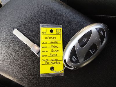 2024 Hyundai Elantra — photo 15 view