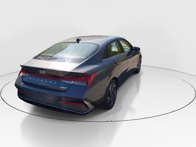2024 Hyundai Elantra — photo 7 view