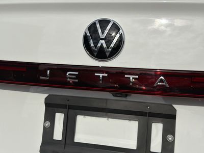 2026 Volkswagen Jetta - Photo 11