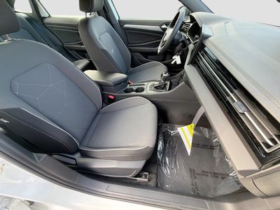 2026 Volkswagen Jetta - Photo 14