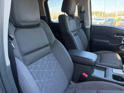 2025 Nissan Frontier - Photo 21