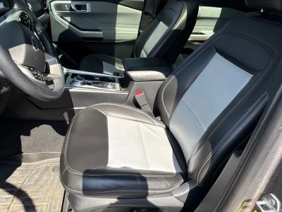 2022 Ford Explorer — side profile view