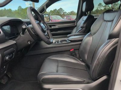 2024 Jeep Wagoneer — photo 11 view