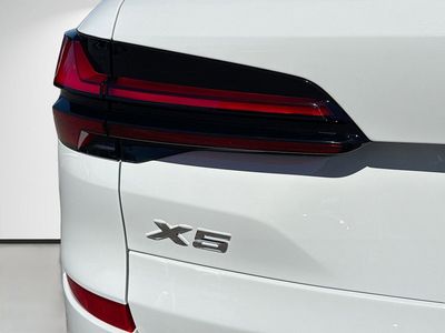2026 BMW X5 — photo 10 view